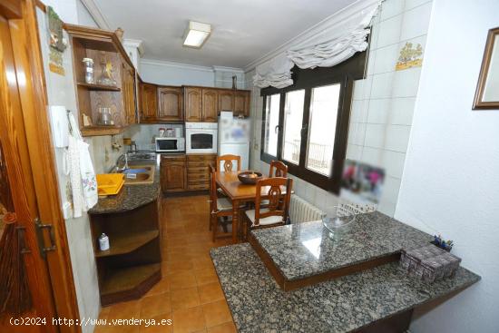 Casa esquinera con local. Ideal familias! - TARRAGONA