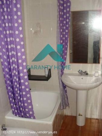 Se vende local con apartamento en planta - CACERES