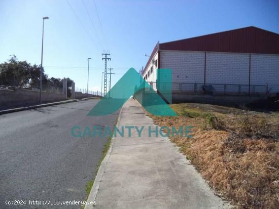 Se vende Terreno Industrial en Polígono Las Arenas - CACERES