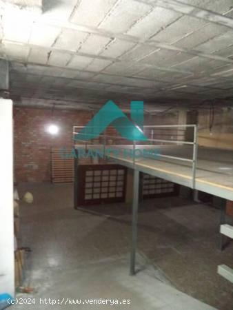 Se vende almacén en zona Hernán Cortés - CACERES