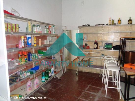  Se vende local en Parte Antigua - CACERES 