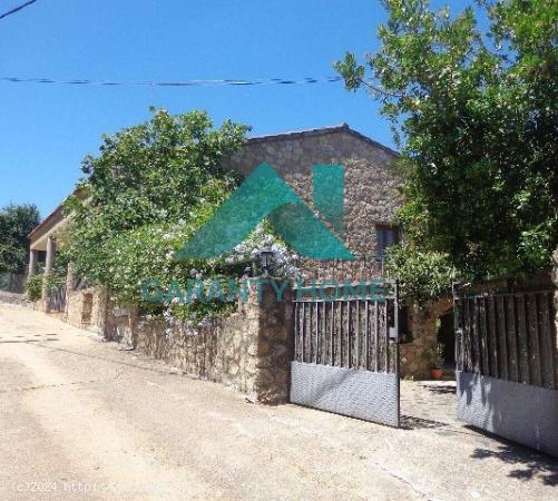 SE VENDE CASA RURAL EN VALENCIA DE ALCANTARA - CACERES