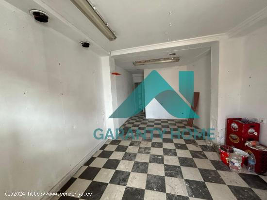  Se VENDE LOCAL COMERCIAL en zona Hernán Cortés - CACERES 