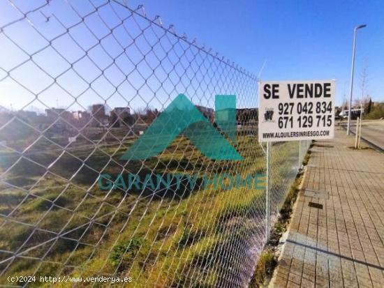 SE VENDE PARCELA EN ZONA VISTA HERMOSA - CACERES