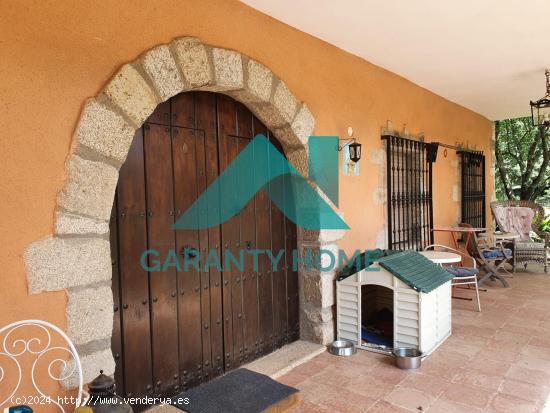 Se VENDE magnífico Chalet con Parcela en zona de las VIÑAS - CACERES