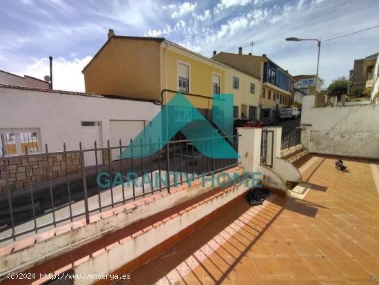  SE VENDE CASA EN ZONA PLAZA ITALIA - CACERES 