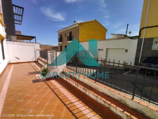 SE VENDE CASA EN ZONA PLAZA ITALIA - CACERES