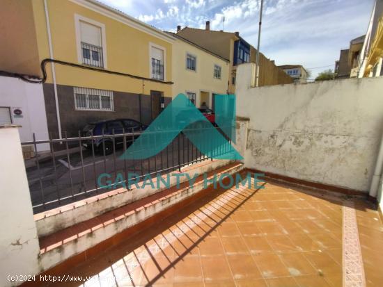 SE VENDE CASA EN ZONA PLAZA ITALIA - CACERES