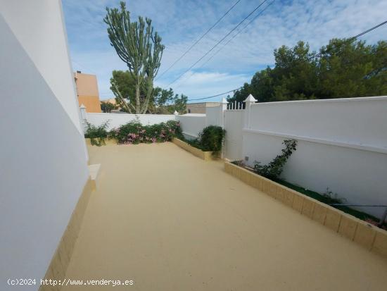 Bungalow con Amplia terraza en Esquina y vistas al mar gran alacant - ALICANTE