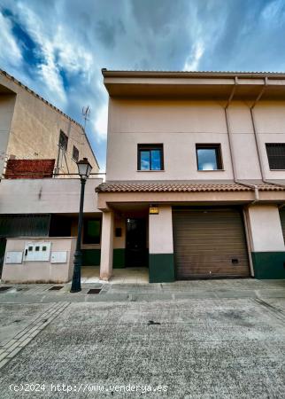 Chalet pareado en venta en calle de Dulcinea - MADRID