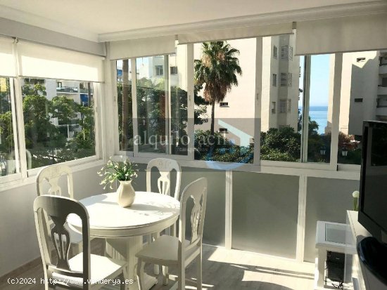 SE ALQUILA ESTUPENDO PISO DE 2 HABITACIONES EN MARBELLA CENTRO ! LARGA TEMPORADA