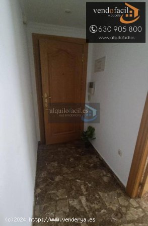 SE VENDE PISO EN C/ CALDEREROS CON GARAJE Y TRASTERO DE 3 HABITACIONES POR 220000€