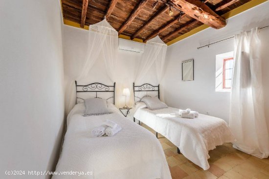 ALQUILER DE PRECIOSA VILLA EN IBIZA EN ES CUBELLS ( PRECIO SEMANAL )