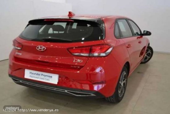 Hyundai i30 1.5 DPI Klass SLX 110 de 2022 con 762 Km por 22.400 EUR. en Toledo