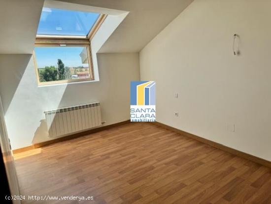 PISO EN VENTA DE 3 DORMITORIOS, 2 BAÑOS Y PLAZA DE GARAJE EN MONFARRACINOS, ZAMORA. - ZAMORA