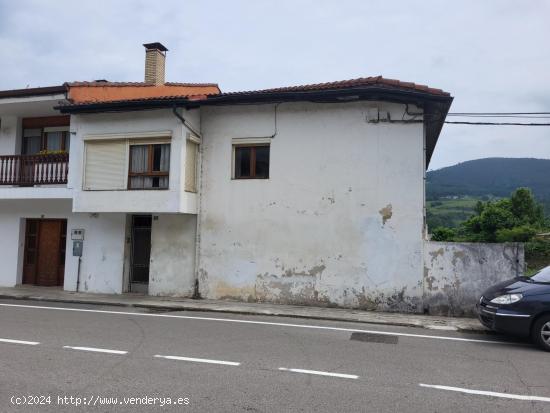 Casa con cuadra y desván en Ampuero - CANTABRIA