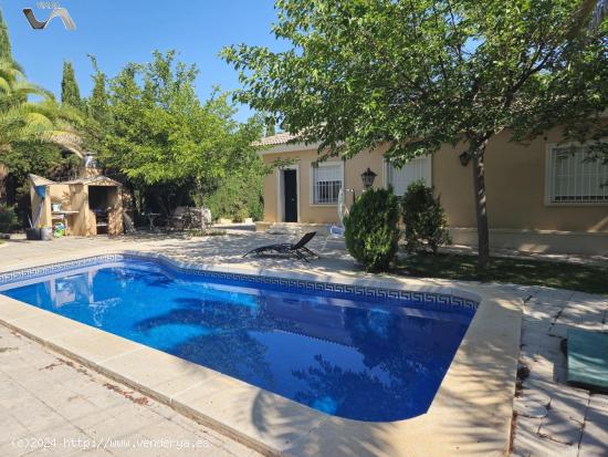 CHALET CON PISCINA - CIUDAD REAL