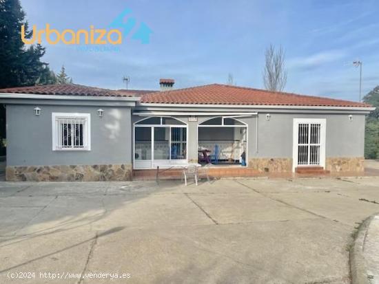  CHALET EN URBANIZACIÓN CAMPOMANES - BADAJOZ 