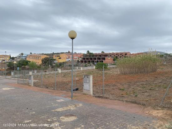 PARCELAS DE TERRENO URBANO DE USO RESIDENCIAL Y TIPOLOGÍA UNIFAMILIAR ADOSADA EN CABANES - CASTELLO