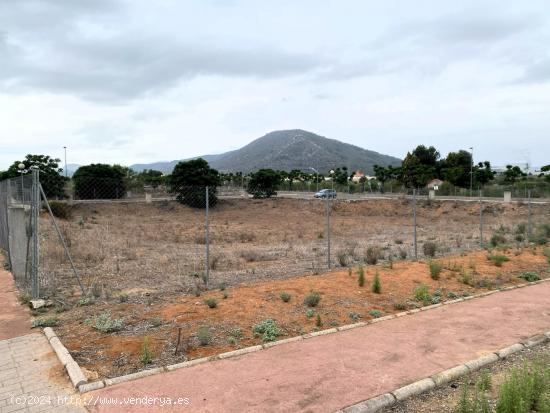 PARCELAS DE TERRENO URBANO DE USO RESIDENCIAL Y TIPOLOGÍA UNIFAMILIAR ADOSADA EN CABANES - CASTELLO