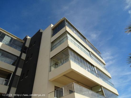 LUJOSO ÁTICO CON ESPECTACULAR TERRAZA Y SOLARIUM - ALICANTE