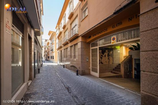  PLAZA DE GARAJE JUNTO A ALHAMAR Y CORTE INGLÉS. - GRANADA 