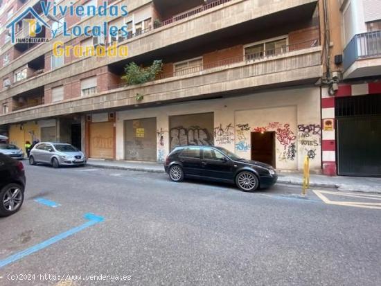  Gran local comercial en alquiler entre Plaza de Gracia y Recogidas - GRANADA 