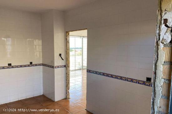 VENTA CASA EN EL GARROBO - SEVILLA