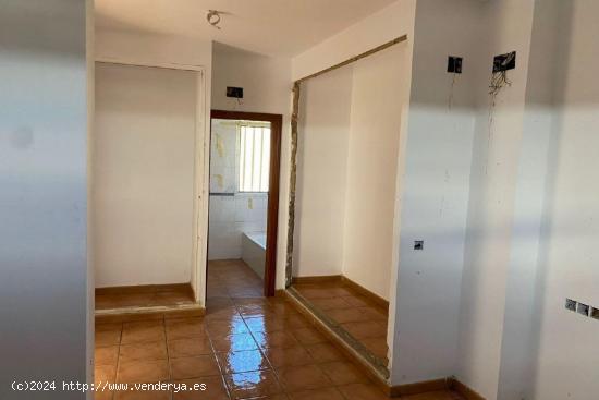 VENTA CASA EN EL GARROBO - SEVILLA