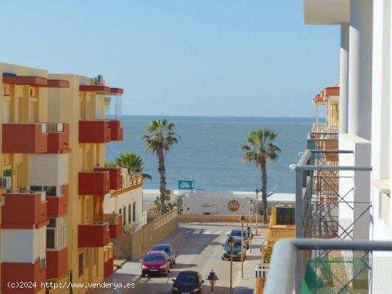 Estas buscando pasar las vacaciones a pocos metros de playa de regla....!!! - CADIZ