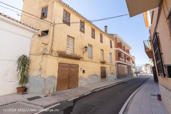 CASA JUNTO AL AYUNTAMIENTO DEL PADUL, PARA REHABILITAR O DERRIBAR - GRANADA