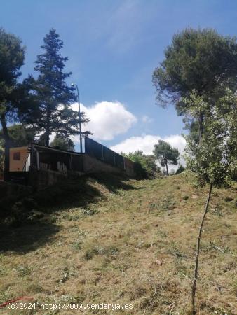 En venda 2 terrenos urbanizables en la Figuerola - BARCELONA