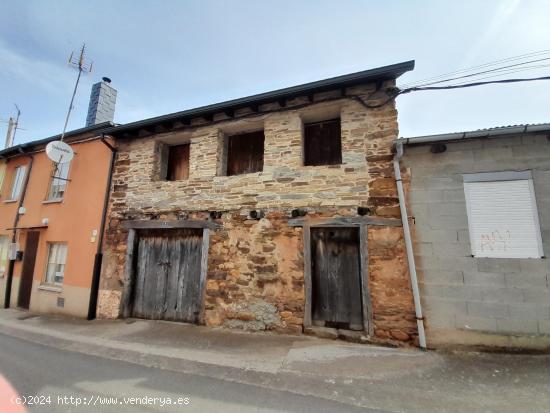 BONITA CASA  DE PIEDRA CON PATIO EN MATACHANA - LEON