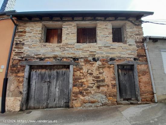 BONITA CASA  DE PIEDRA CON PATIO EN MATACHANA - LEON