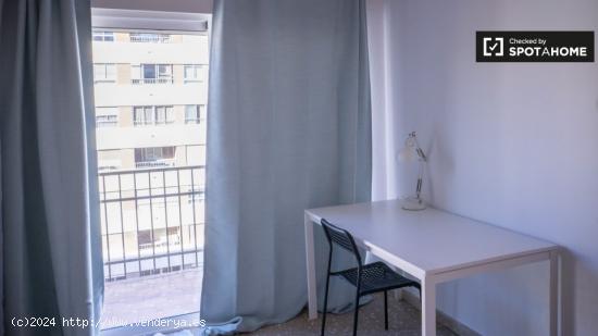 Alquiler de habitaciones en piso de 6 dormitorios en Camins Al Grau, Valencia - VALENCIA