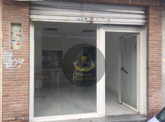 Local Comercial reformado en Barrio de los Pajaritos-Caleta - GRANADA