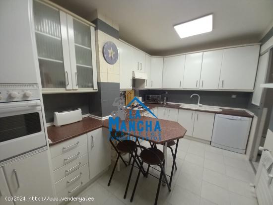 INMOBILIARIA LA MANCHA VENDE FANTÁSTICO PISO EN PLENO CENTRO DE ALBACETE, CON PATIO Y GARAJE. - ALB