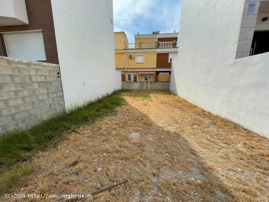 FANTÁSTICO SOLAR URBANO EN ZONA RESIDENCIAL DE CULLERA... - VALENCIA