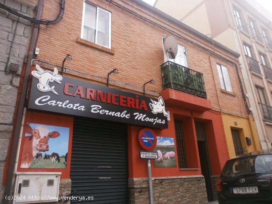 OPORTUNIDAD DE EDIFICIO CON NEGOCIO Y VIVIENDA EN SAN LORENZO - SEGOVIA