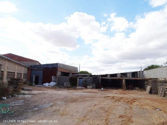 TERRENO INDUSTRIAL EN LA JARA - CUENCA