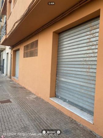 SE VENDE BAJO COMERCIAL QUE SE PUEDE CONVERTIR EN VIVIENDA DE 185 METROS - CASTELLON