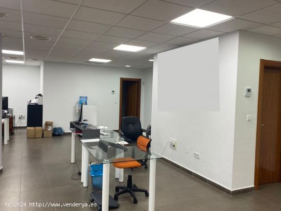 SE VENDE MODERNA OFICINA DE 240M2. - MURCIA