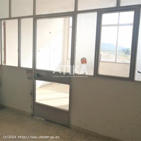 Local comercial en alquiler en Ontinyent - VALENCIA