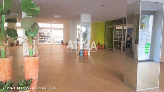 EXCELENTE LOCAL EN VENTA - VALENCIA