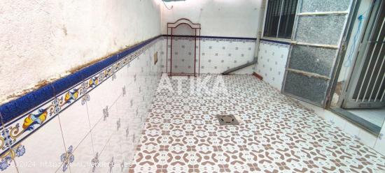 CASA EN VENTA EN ZONA MUY TRANQUILA - VALENCIA