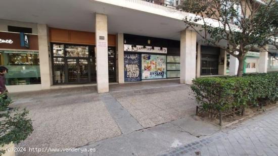 Local comercial en venta en Plaza del Conde Valle de Suchil 17 (Madrid) - MADRID