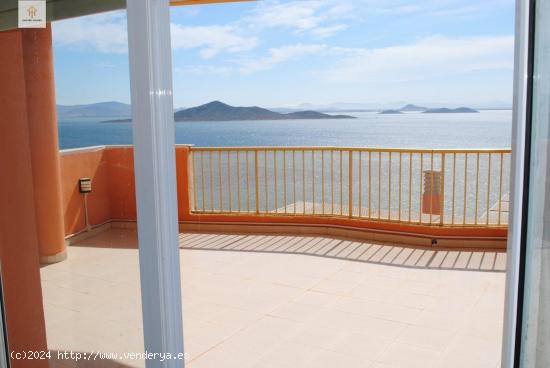 SE VENDE MAGNÍFICO ÁTICO EN PRIMERA LÍNEA DE PLAYA. La Manga del Mar Menor (Murcia) - MURCIA