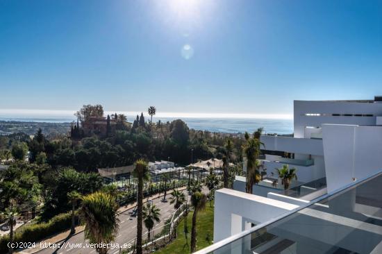 ¡APARTAMENTO EN ESTEPONA, CON VISTAS MUY ABIERTAS ! - MALAGA