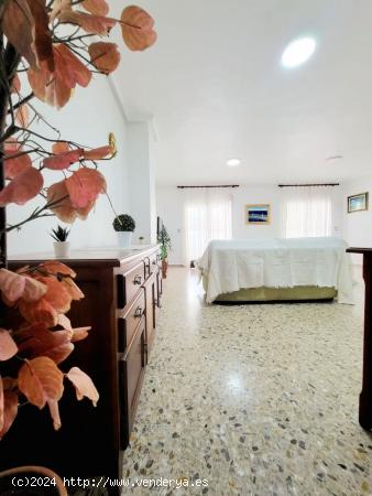 Apartamento espectacular de 5 dormitorios con vistas laterales a la playa - ALICANTE