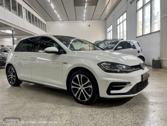 Volkswagen Golf GOLF SPORT R-LINE 1.5 TSI EVO 150CV DSG de 2020 con 64.238 Km por 27.990 EUR. en Bar